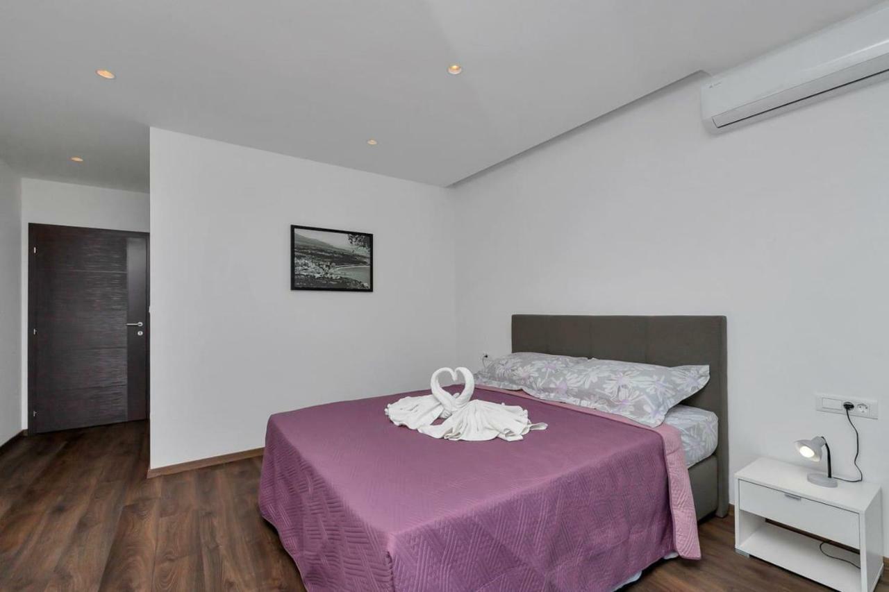 Holiday Home E Bast Εξωτερικό φωτογραφία