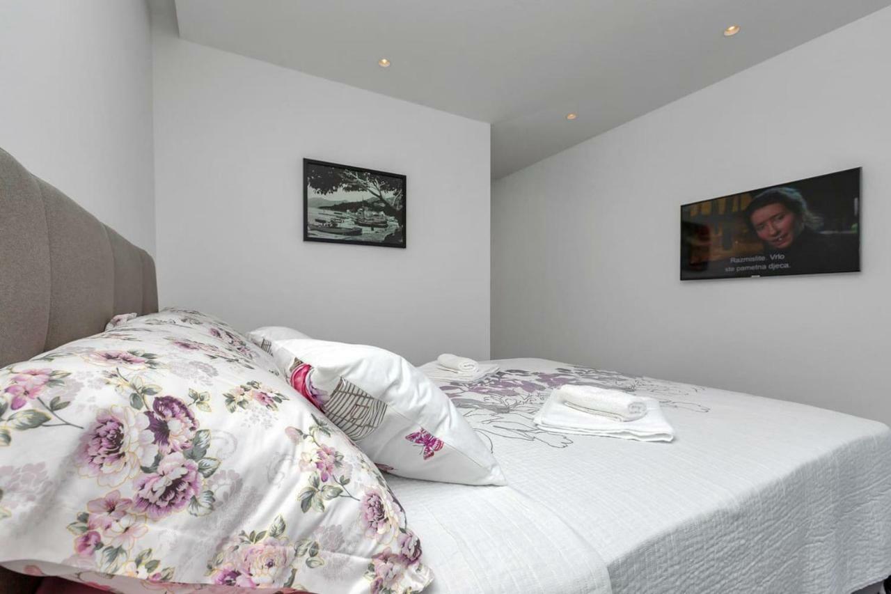 Holiday Home E Bast Εξωτερικό φωτογραφία