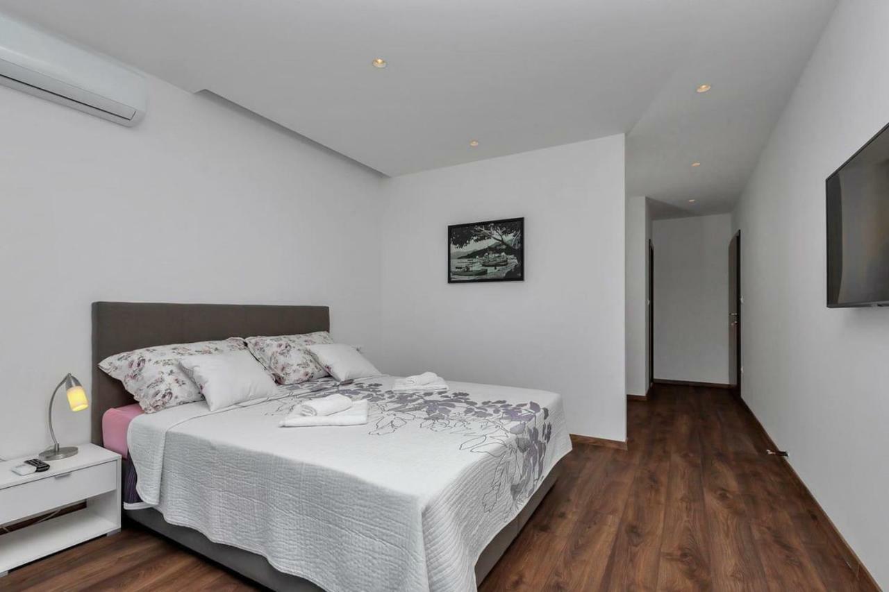 Holiday Home E Bast Εξωτερικό φωτογραφία