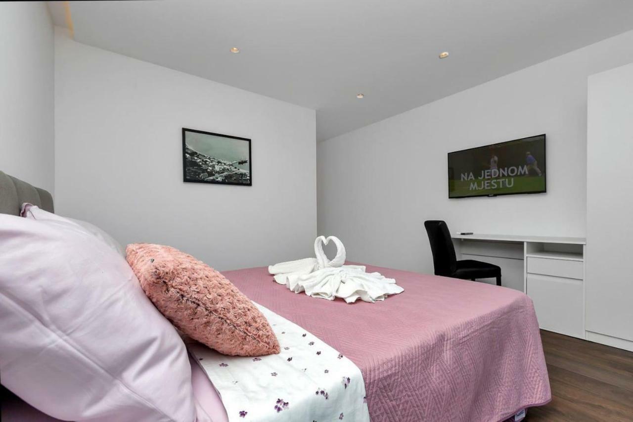 Holiday Home E Bast Εξωτερικό φωτογραφία